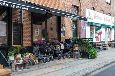 Hos Trine Og Christian