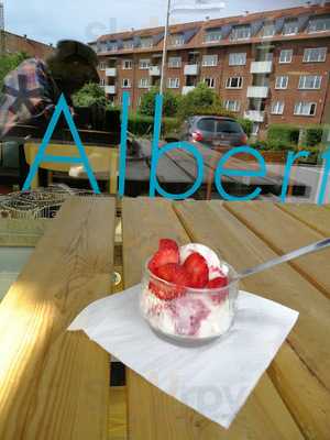 Cafe Albert