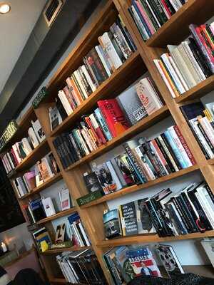 Love's Bog- Og Vincafe