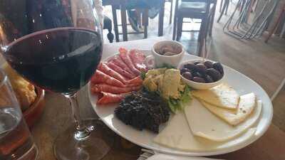 Love's Bog- Og Vincafe