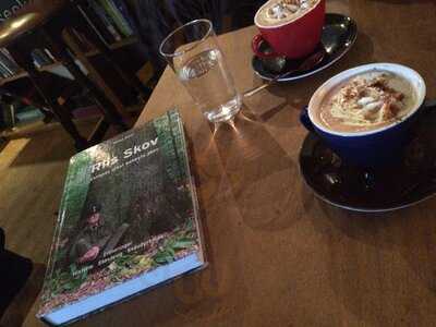 Love's Bog- Og Vincafe