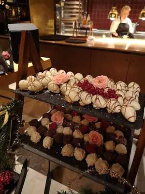 Backstage Bar & Restaurant