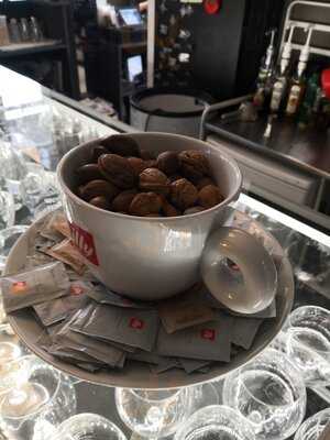 Fredo's Coffee Right