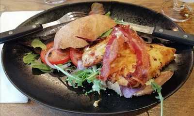 Himona Restaurant & Caffe