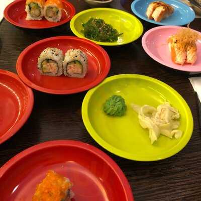 King's Running Sushi & Buffet