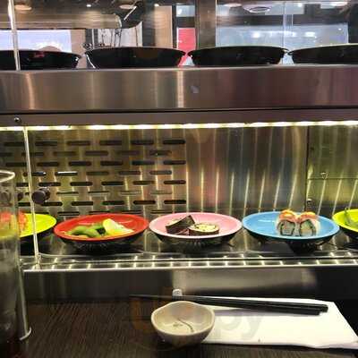 King's Running Sushi & Buffet