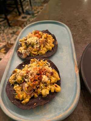 Llama Restaurante & Bar