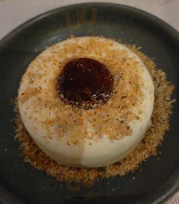 Salt Bar & Restaurant