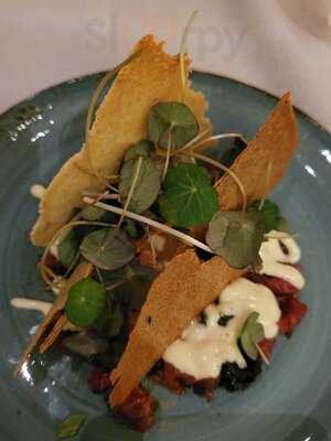 Salt Bar & Restaurant