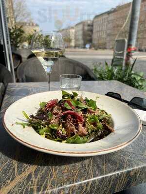 Apropos - Cafe & Restaurant