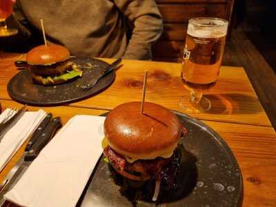 The Bronx Burger Bar