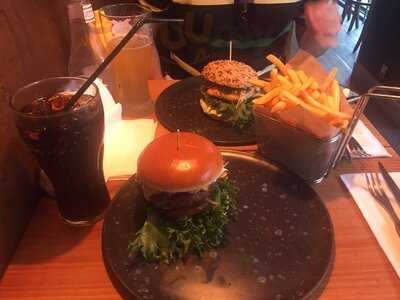 The Bronx Burger Bar