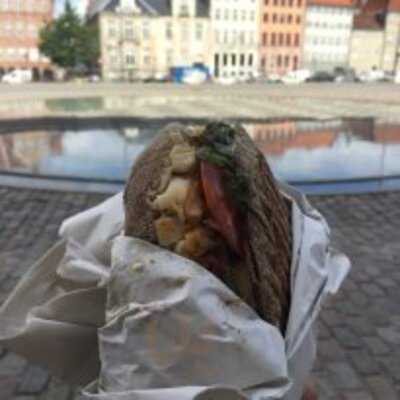 Vandkunsten Sandwich Og Salat