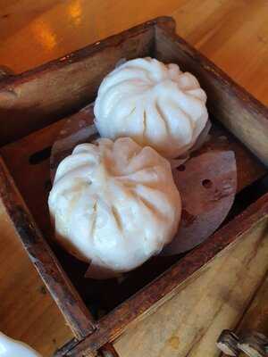 Magasasa, Dim Sum & Cocktails