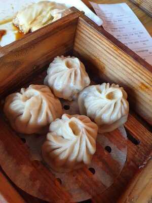 Magasasa, Dim Sum & Cocktails