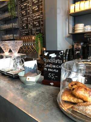 Elliot - Coffee & Craft Beer