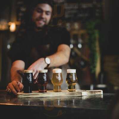 Elliot - Coffee & Craft Beer