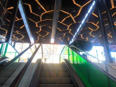 Petri Restaurant & Bar