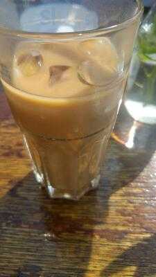 Kontikibar Og Færgen Ellen