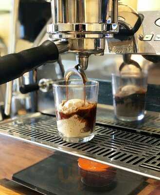 Alice Ice Cream And Coffee