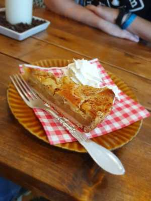 The Handsome - Sandwich & Coffee