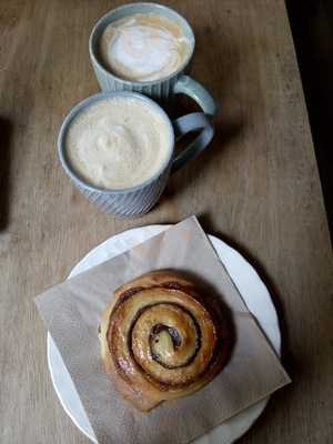 The Handsome - Sandwich & Coffee