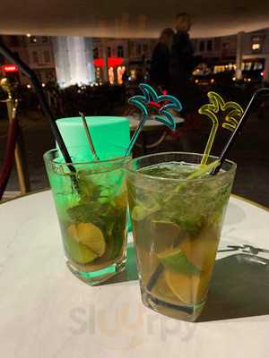 Y's Café And Cocktail