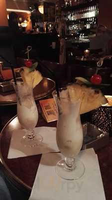 Y's Café And Cocktail