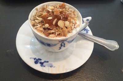 Vi Mødtes Gennem Ruden