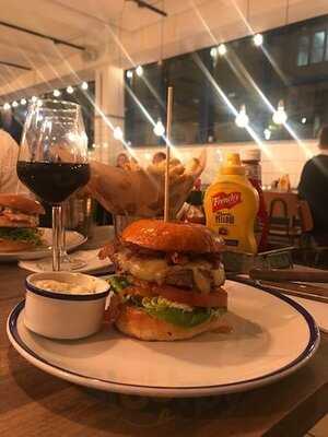 Cock's & Cows Kødbyen