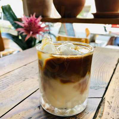 Tomasito - Cozy Coffee