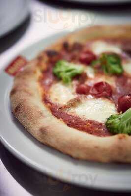 Motto Bar & Trattoria