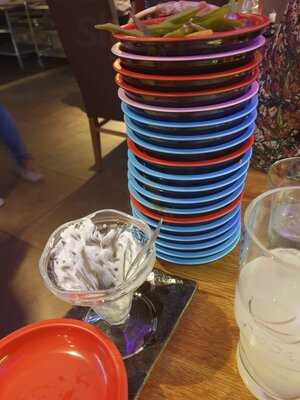 King's Running Sushi & Buffet