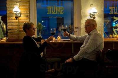 Salute | Wine & Food