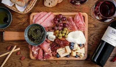 Gpwineshop & Wine Bar By Groth & Persson