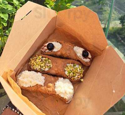 Italian Cannoli