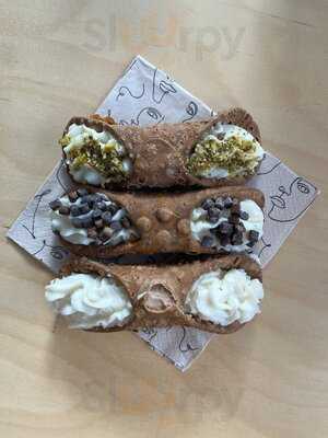 Italian Cannoli