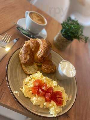 Doha’s Bar And Coffee