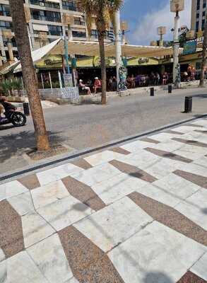 Caiman Baby Snack Bar