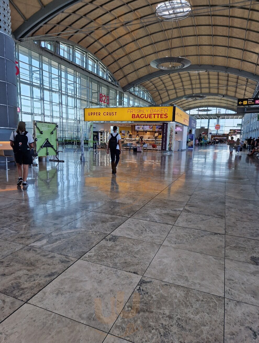 Upper Crust - Alicante Airport