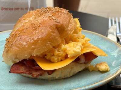 Reina Catalina Cafe Boutique