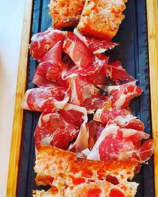 Bodega Biarritz 1881 Tapas Bar