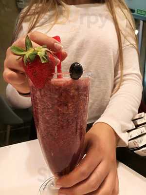 Ross Gelateria  & Café