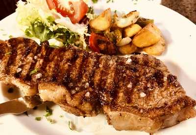 Pasko's Balkan Grill