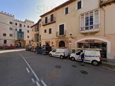 Temple Natura Café Garden