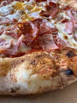 Napulee Pizzeria &grill