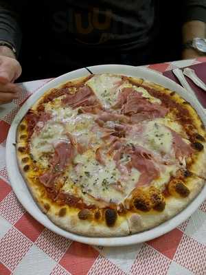 Pizzeria La Favola