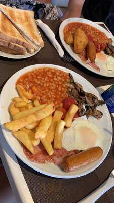 Piccadilly Sports Bar