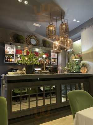 El Santo Restaurante