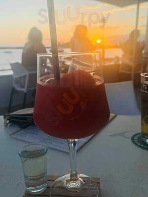 The Breeze Cocktails & Kitchen